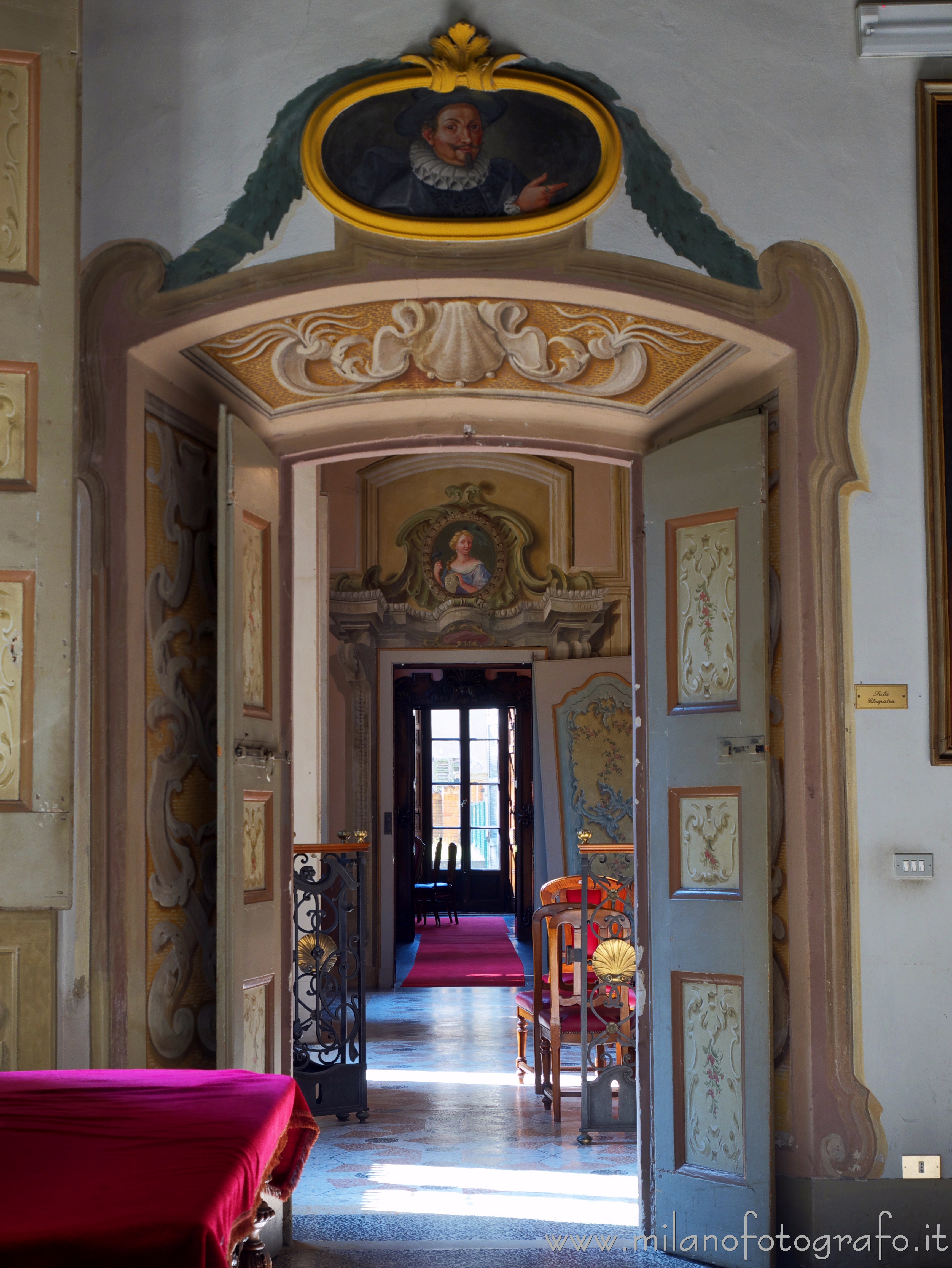 Vimercate (Monza e Brianza) - Porta all'interno di Palazzo Trotti - Foto a piena risoluzione